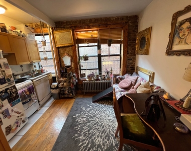 202 East 7th Street - Photo Thumbnail 2