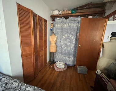 202 East 7th Street - Photo Thumbnail 7