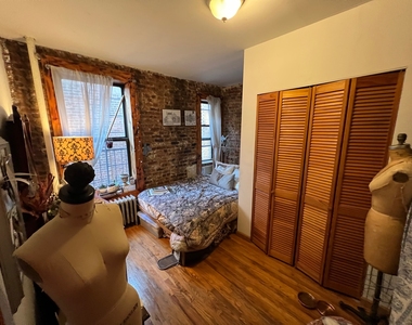 202 East 7th Street - Photo Thumbnail 4