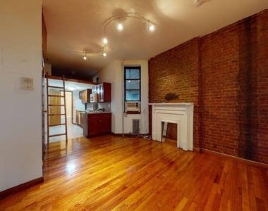 1654 Third Avenue - Photo Thumbnail 1