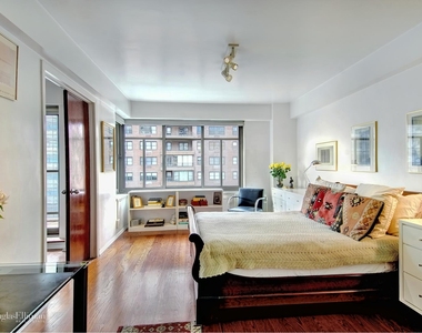 715 Park Ave - Photo Thumbnail 4