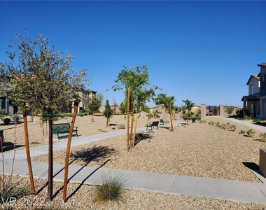 7318 Sunray Point Street - Photo Thumbnail 13