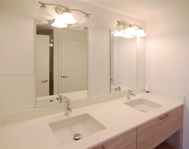 16385 Biscayne Blvd - Photo Thumbnail 62