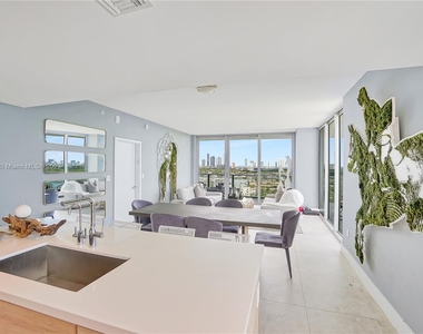 16385 Biscayne Blvd - Photo Thumbnail 9