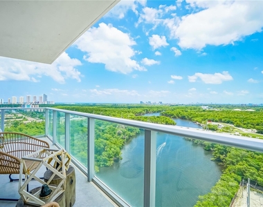 16385 Biscayne Blvd - Photo Thumbnail 12