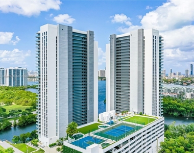 16385 Biscayne Blvd - Photo Thumbnail 33