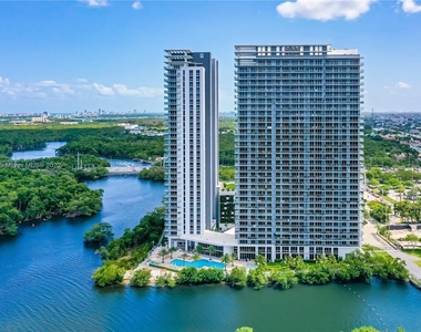 16385 Biscayne Blvd - Photo Thumbnail 36