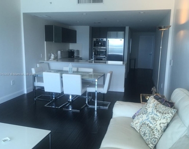 17001 Collins Ave - Photo Thumbnail 15