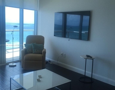 17001 Collins Ave - Photo Thumbnail 13