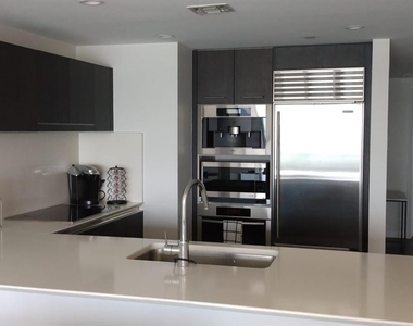 17001 Collins Ave - Photo Thumbnail 10