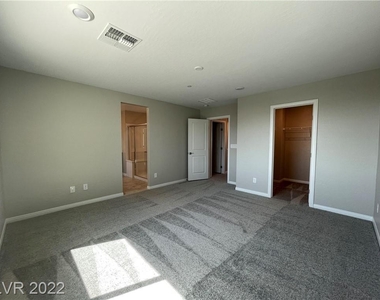 482 Fairview Hills Street - Photo Thumbnail 16