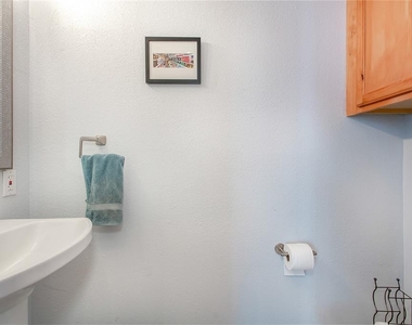 4424 Vandelia Street - Photo Thumbnail 5