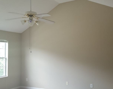 2310 Charleston Pointe - 1 - Photo Thumbnail 6