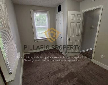 306 N Harbison Ave - Photo Thumbnail 5