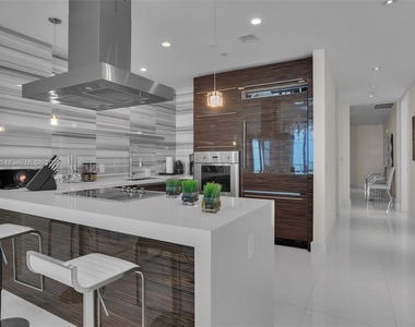 1100 Biscayne Blvd - Photo Thumbnail 35