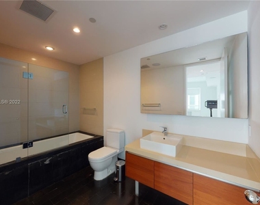 1100 Biscayne Blvd - Photo Thumbnail 33