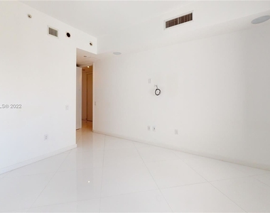 1100 Biscayne Blvd - Photo Thumbnail 21