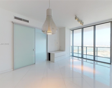 1100 Biscayne Blvd - Photo Thumbnail 9