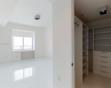 1100 Biscayne Blvd - Photo Thumbnail 25