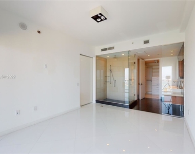 1100 Biscayne Blvd - Photo Thumbnail 11