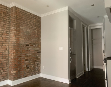 Avenue B - Photo Thumbnail 2