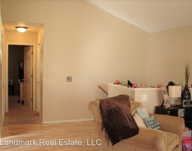 5280 Bradley Circle - Photo Thumbnail 4