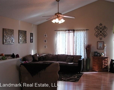 5280 Bradley Circle - Photo Thumbnail 3