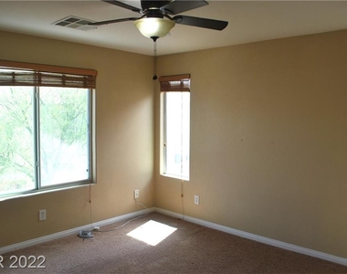 9037 Victor Creek Avenue - Photo Thumbnail 14