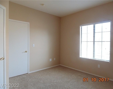 2111 Hussium Hills Street - Photo Thumbnail 10