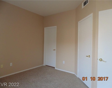 2111 Hussium Hills Street - Photo Thumbnail 7