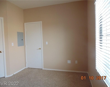 2111 Hussium Hills Street - Photo Thumbnail 9