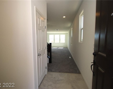 3442 Sierra Iris Street - Photo Thumbnail 2