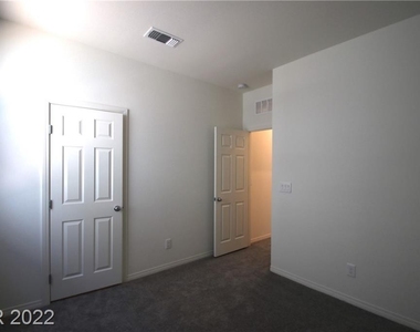 3442 Sierra Iris Street - Photo Thumbnail 22