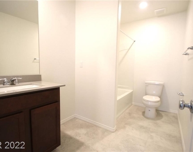 3442 Sierra Iris Street - Photo Thumbnail 17