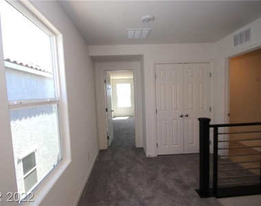 3442 Sierra Iris Street - Photo Thumbnail 9