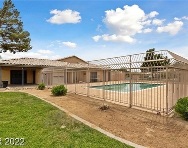 213 North Lamb Boulevard - Photo Thumbnail 2