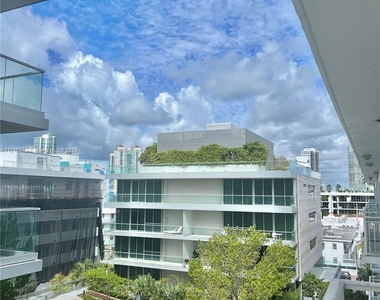 325 Ocean Dr - Photo Thumbnail 6