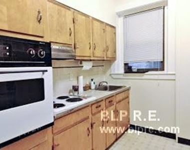 1382 Beacon St - Photo Thumbnail 2