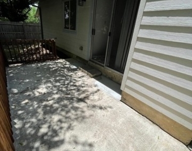 812 Meadow Gate - Photo Thumbnail 18