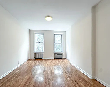 East 81st Street - Photo Thumbnail 2