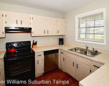 204 Pompano Dr Se Unit D - Photo Thumbnail 14