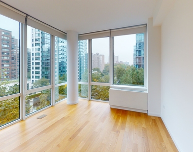 775 Columbus Avenue - Photo Thumbnail 5