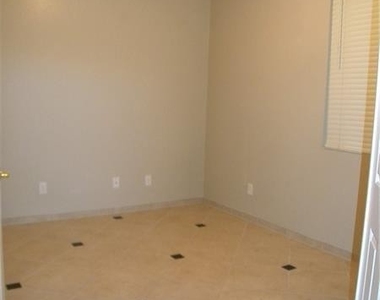 1158 Mirage Lake Street - Photo Thumbnail 10