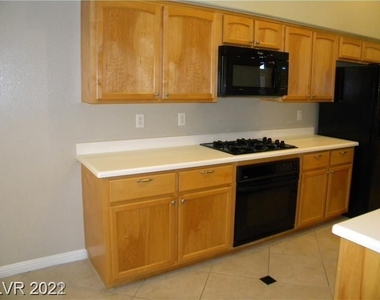 1158 Mirage Lake Street - Photo Thumbnail 6