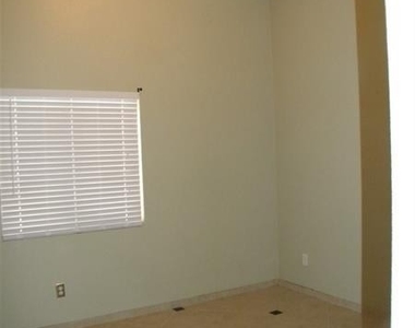 1158 Mirage Lake Street - Photo Thumbnail 23