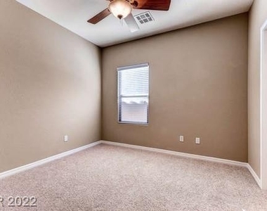 11239 Filmore Heights Court - Photo Thumbnail 15