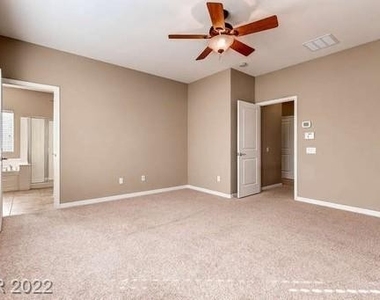 11239 Filmore Heights Court - Photo Thumbnail 16