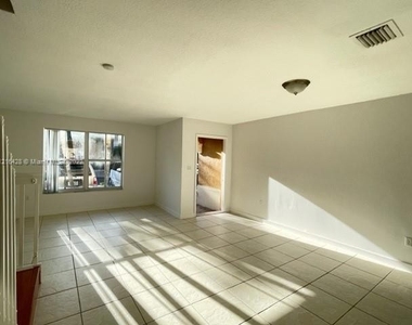 3168 Sw 129th Way - Photo Thumbnail 6