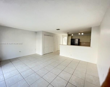 3168 Sw 129th Way - Photo Thumbnail 4