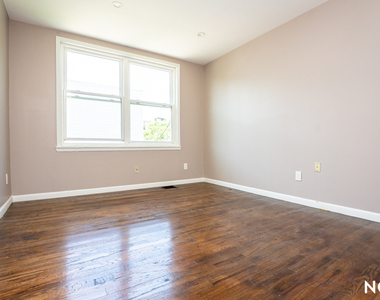 152A Saratoga Avenue - Photo Thumbnail 11
